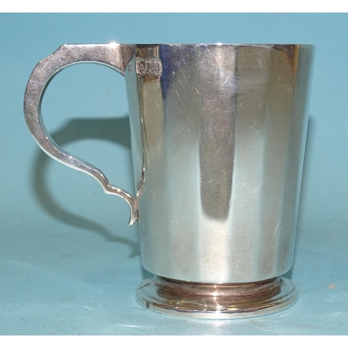 393 - A Harrods Stores Ltd silver tankard of enneadecagon form, 9.5cm high, London 1916, maker's mark RB f... 