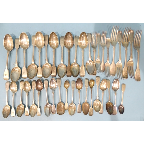 425 - A quantity of silver fiddle pattern flatware, various dates and makers, ___52.89oz.