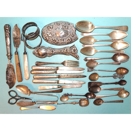 451 - A quantity of silver and silver-handled flatware and other items, weighable silver ___11oz.... 