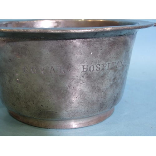 106 - An unusual 18th century pewter hospital bowl having two carrying handles, of plain circular form, en... 