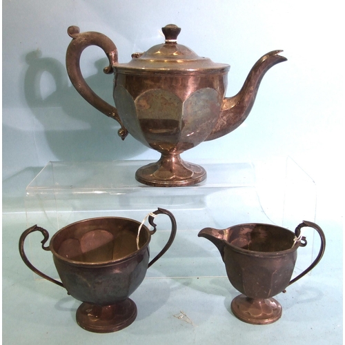 444 - A George V silver three-piece tea service of circular lobed form, comprising teapot, sugar bowl, cre... 