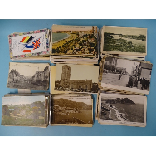 144 - A quantity of mainly topographical postcards, approximately 500.