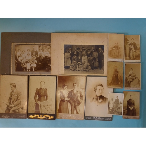 186 - Four cabinet photographs of members of the same family, a family group and other portrait photograph... 