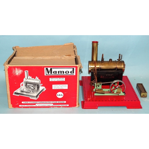 266 - A Mamod S.E.3 twin-cylinder stationary engine, (boxed, top flaps missing).