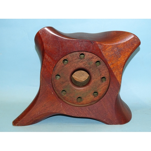 370 - A WWI wooden propeller boss clock, the back marked T7448-RAF 1A-100HP-BE2C-D2769-P2835MM D No.2504, ... 