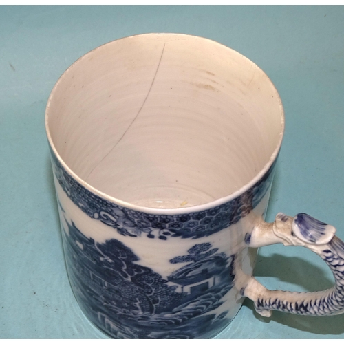 118 - A group of 18th century blue and white porcelain, including first period Worcester teapot (with odd ... 