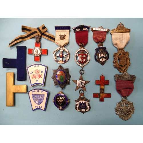 329 - Masonic interest, an Order of the League of Mercy lady's shoulder badge and a collection of Masonic ... 