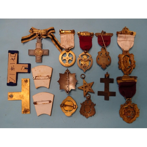 329 - Masonic interest, an Order of the League of Mercy lady's shoulder badge and a collection of Masonic ... 