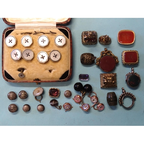 364 - Two gold-plated fob seals, (a/f), various broken seals, dress studs, etc.