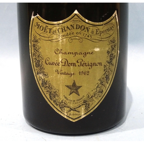 460 - Moët et Chandon Cuvée Dom Perignon, Vintage 1962, (label scuffed, one corner lacking, foil damaged),... 