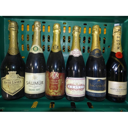 472 - Moët et Chandon, Imperial Brut Champagne, 12%, 750ml, one bottle, Jacquart, one bottle, Krayer,... 