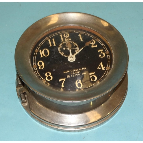 56 - A WWII US Navy Mark-1 deck clock, serial number 11075, dated 1941, maker Seth Thomas USA, the 14cm b... 