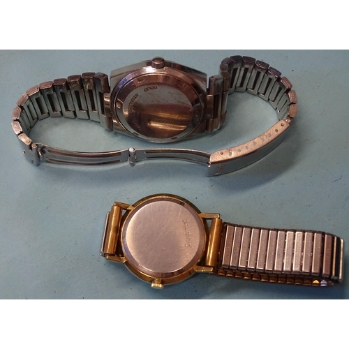 97 - Accurist, a boxed gold-plated Shockmaster wrist watch with date aperture, 32mm, on expanding bracele... 