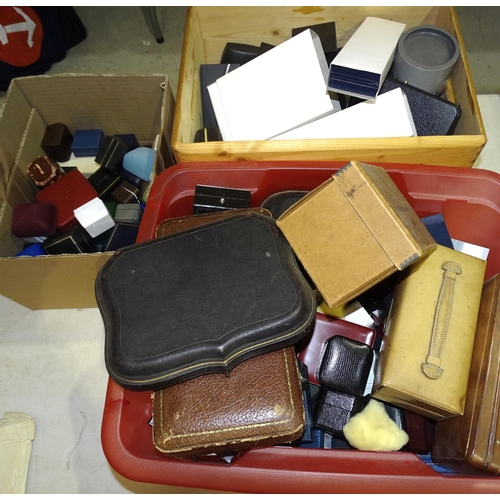 87 - A large quantity of empty jewellery boxes, watch cases, ring boxes, etc.