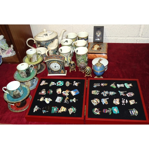 59 - A large selection of Danbury Mint cat-related collectors' plates, tea ware and a cased set of Patter... 