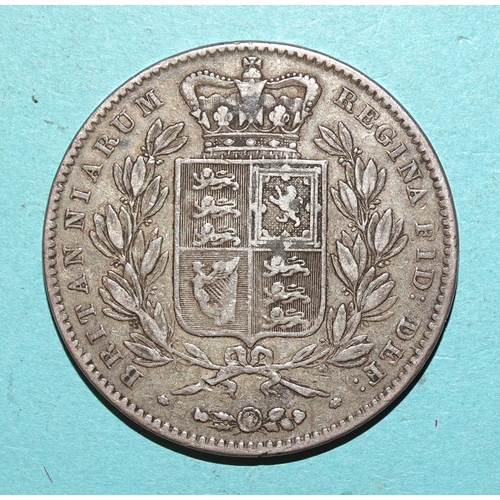 160 - Victoria (1837-1901), an 1847 crown, young head.