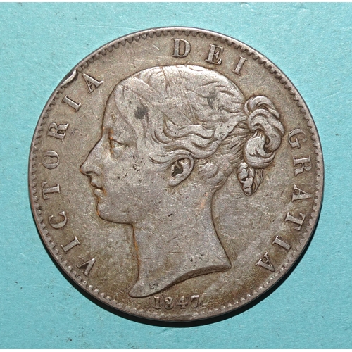 160 - Victoria (1837-1901), an 1847 crown, young head.