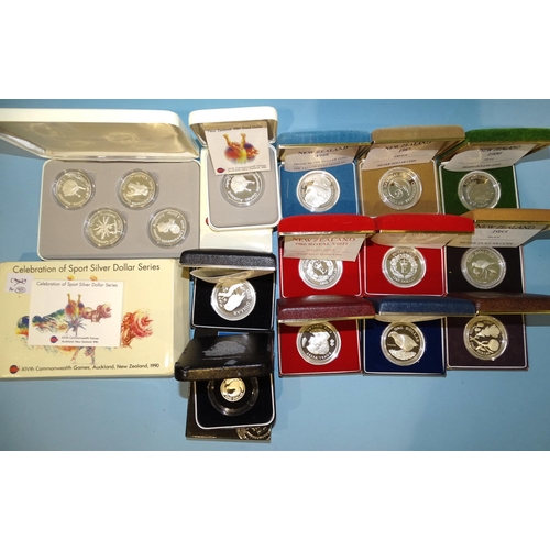 194 - Reserve Bank of New Zealand, a collection of twelve cased silver proof one-dollar coins: 1981 'Royal... 