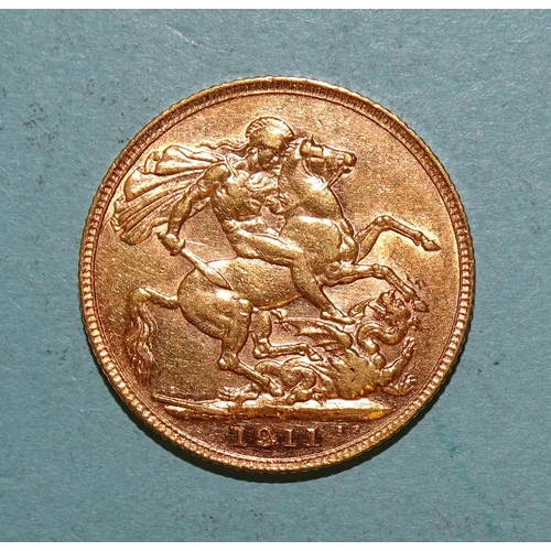 217 - A George V 1911 sovereign.