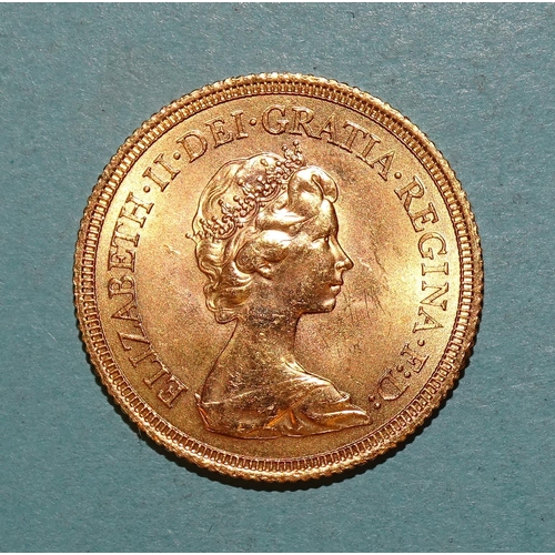 221 - An Elizabeth II 1974 sovereign.