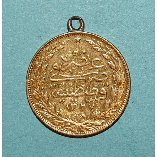 224 - A Turkey Constantinople gold 100-kurus coin, 7.2g, (soldered ring).