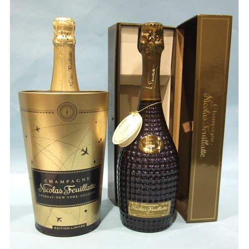 565 - Champagne, Nicolas Feuillatte Champagne Brut, Cuvée Palmes D'Or 1990, 12% vol, 750ml, in moul... 