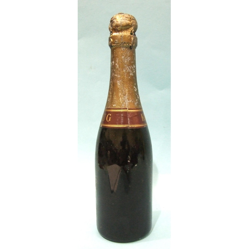 567 - Champagne, Krug Private Cuvée Extra Sec, 1962, one half-bottle, labels good for age, includin... 