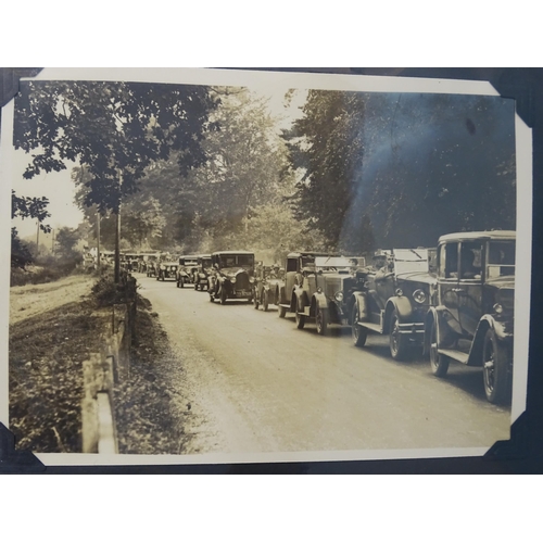 92 - Approximately 180 black and white photographs of cars, mainly small snaps, mainly early-20th century... 