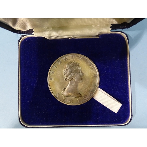 210 - Royal Mint, a cased Northern Ireland silver 50th Anniversary commemorative medal, 1921-1971.... 