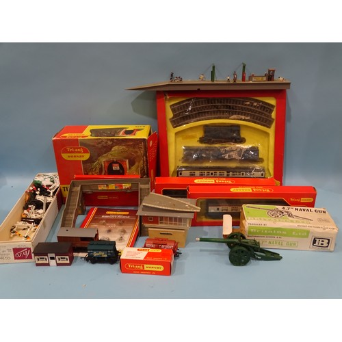 248B - Wrenn OO gauge, RS.7 Local Passenger Train Set, a single year issued set, only in 1969, boxed, (box ... 