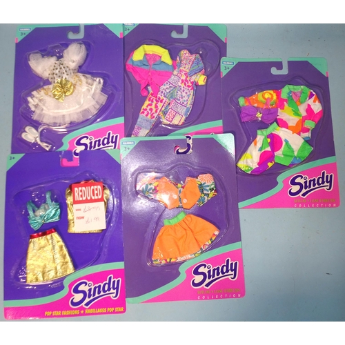 79 - Sindy clothing, Hasbro: five cloth outfits in unopened bubble packaging, 