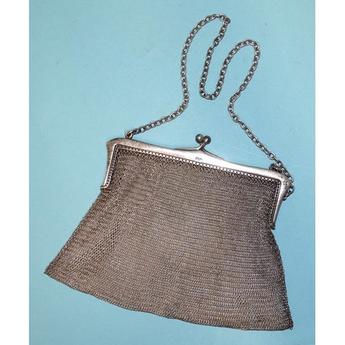 509 - A George V silver chainmail bag, 11 x 15cm, Birmingham 1928, ___5oz, 156.2g.