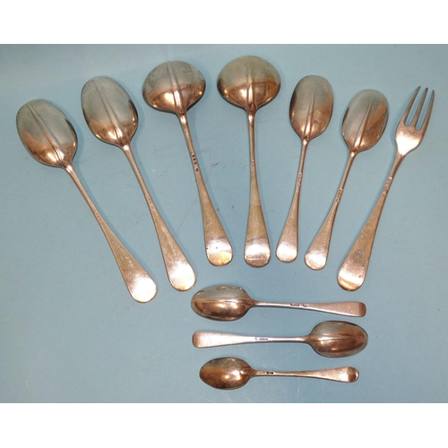 516 - Eight silver rattail spoons, comprising two table, two dessert, two ladles and two teaspoons, differ... 