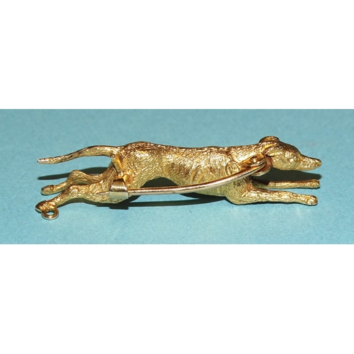 796 - A Victorian 15ct yellow gold brooch in the form of a running hound, 39mm, 8.9g.