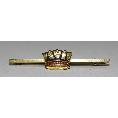 918 - An enamelled 9ct gold Royal Navy sweetheart bar brooch, 5cm, 3.3g.