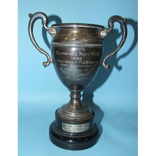 529 - A George VI silver two-handled trophy cup, 16.5cm high, Birmingham 1938, ___7oz, 220g, with inscript... 