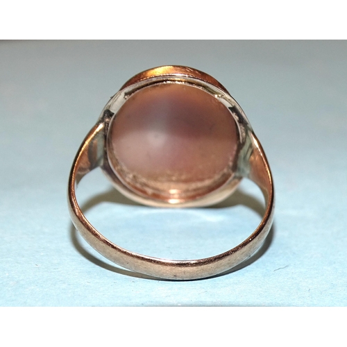 892 - A large 9ct gold shell cameo ring, (cameo worn), size T, 5.2g.