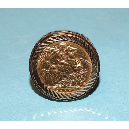 652 - A Queen Victoria 1900 sovereign in 9ct gold ring mount, size V, 14.8g.