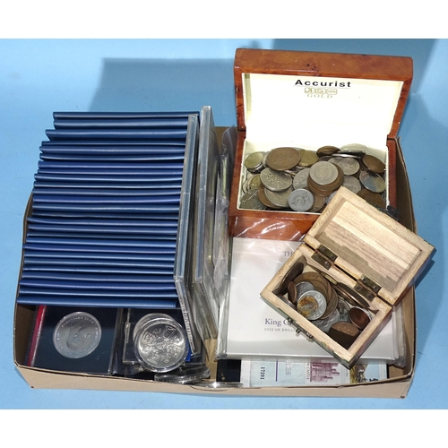 146 - A collection of British and foreign coinage, including a Danbury Mint 2024 Britannia and Liberty 1oz... 