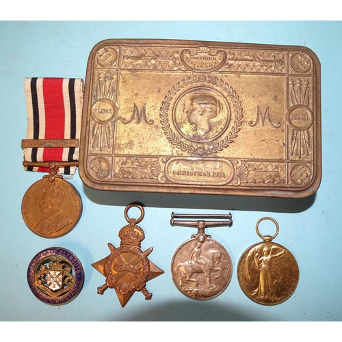 201 - A WWI group of three medals awarded to 10001 Pte A V Gilbert Devon Rgt: 1914-15 Star, British War Me... 