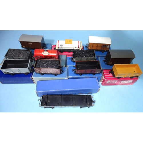 282 - Hornby Dublo, a 4620 Breakdown Crane, two 4401 T.P.O. Mail Vans, (no mail bags), (boxed), two corrid... 