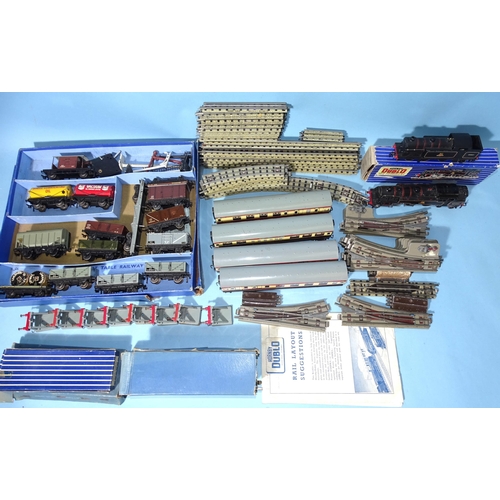 283 - Hornby Dublo, EDL18 standard 2-6-4 tank locomotive, (lid only, lid end missing), EDL17 0-6-2 tank lo... 