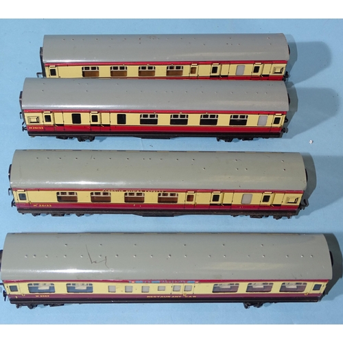 283 - Hornby Dublo, EDL18 standard 2-6-4 tank locomotive, (lid only, lid end missing), EDL17 0-6-2 tank lo... 