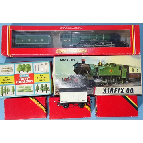 285 - Hornby OO gauge, R398 LNE 4-6-2 locomotive 