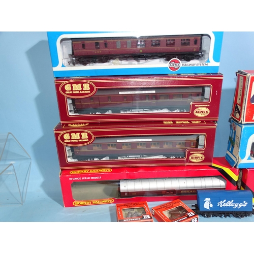 286 - Hornby OO gauge, R866 4-6-0 LNER B12 locomotive, (boxed, box a/f), Airfix 54121-3 4-6-0 BR Royal Sco... 