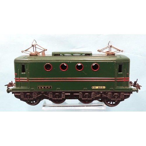 313 - Hornby O gauge, a French post-war three-rail overhead electric locomotive S.N.C.F. green, BB8051, a ... 