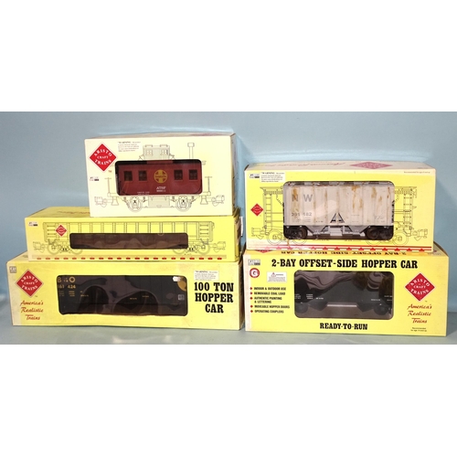 315 - Aristo Craft Trains, 1/G gauge, a 100-ton hopper car, two 2-bay hopper cars, a bobber caboose and a ... 