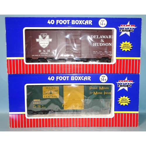 320 - USA Trains 1/G gauge, two 40' box cars, R19222 Delaware & Hudson and R19225C Maine Central, (bot... 