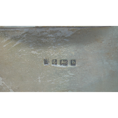 15 - An Edwardian silver rectangular cigarette box with wood-lined interior, Birmingham 1901, 18.5 x 9.5c... 