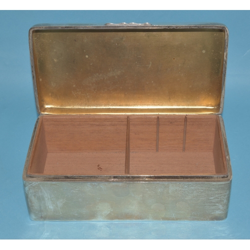 15 - An Edwardian silver rectangular cigarette box with wood-lined interior, Birmingham 1901, 18.5 x 9.5c... 